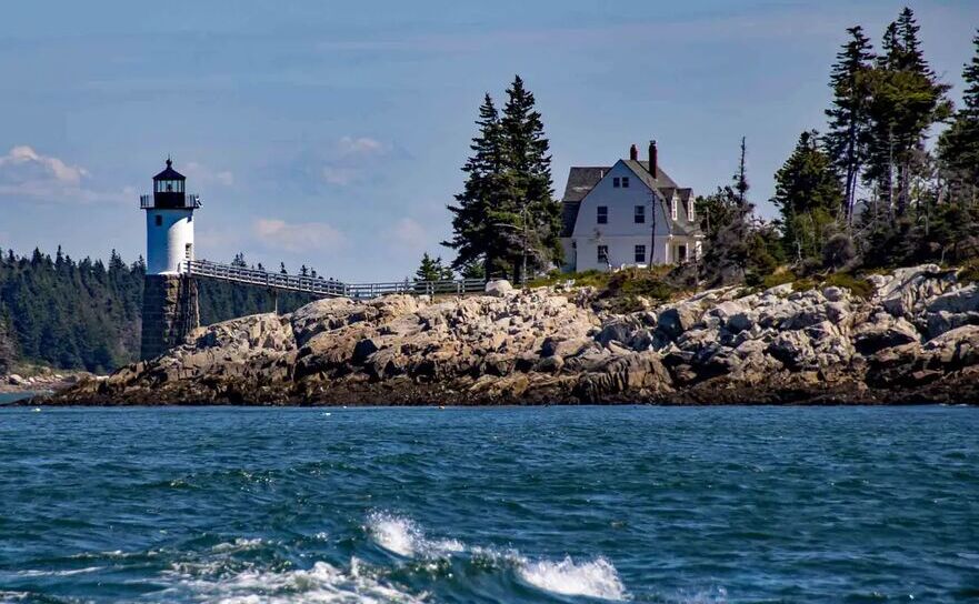 Lumina Isle au Haut. (Susan G Land/Shutterstock)