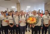 Sportive de la CSS Orşova, aducându-i osanale Elisabetei Lipă (Captură video)