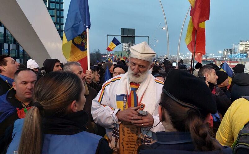 Protestatarii mobilizaţi de AUR, în drum spre Cotroceni
  (Epoch Times)