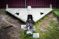 Resturi ale unei drone kamikaze Shahed 136 lansată de Rusia, expuse la o expoziţie din Kiev la 12 mai 2023 (foto de arhivă) (Getty Images)
