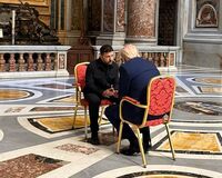 Volodimir Zelenski împreună cu Donald Trump la Vatican (Getty Images)