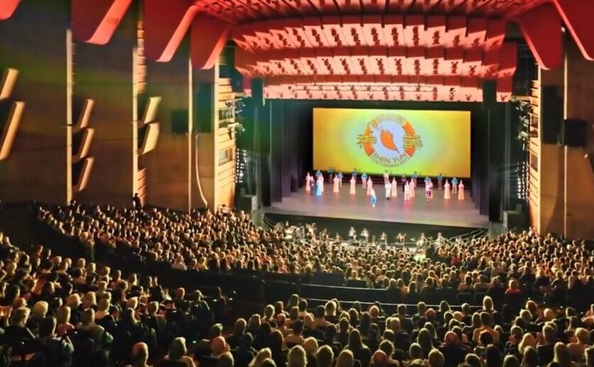 Spectacol Shen Yun în oraşul Bergen, Norvegia, aprilie 2025 (Epoch Times)