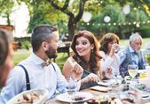 Cum le faci oaspeţilor (mai multă) poftă de mâncare? (www.finebar.ro)
