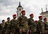 Trupe din Brigada Blindată Bundeswehr 45 iau parte la o ceremonie de apel nominal la Vilnius, Lituania, 22 mai 2025 (Getty Images)