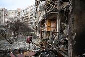 Kievul distrus de bombardamentele Rusiei (DANIEL LEAL  / AFP via Getty Images)