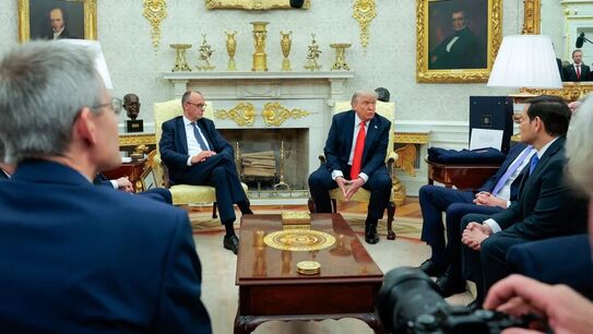 Frederick Merz (st), Donald Trump, în Biroul Oval (Anna Moneymaker/Getty Images)