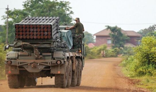 Lupte sângeroase la graniţa dintre Cambodgia şi Tailanda (X - screenshot)