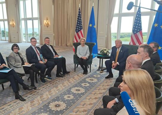 Ursula von der Leyen şi Donald Trump (X - screenshot)