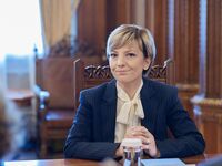 Elena Calistru (Elena Calistru)