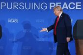 În ciuda primirii călduroase rezervate lui Vladimir Putin de către Trump, discuţiile de vineri de la baza militară Elmendorf-Richardson din Alaska nu au dus la niciun progres diplomatic. (Andrew Harnik/Getty Images)
