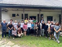 Nicuşor Dan la Roşia Montana (Facebook Adoptă o casă la Roşia Montana)