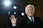 Giorgio Armani (JULIEN DE ROSA/AFP via Getty Images)